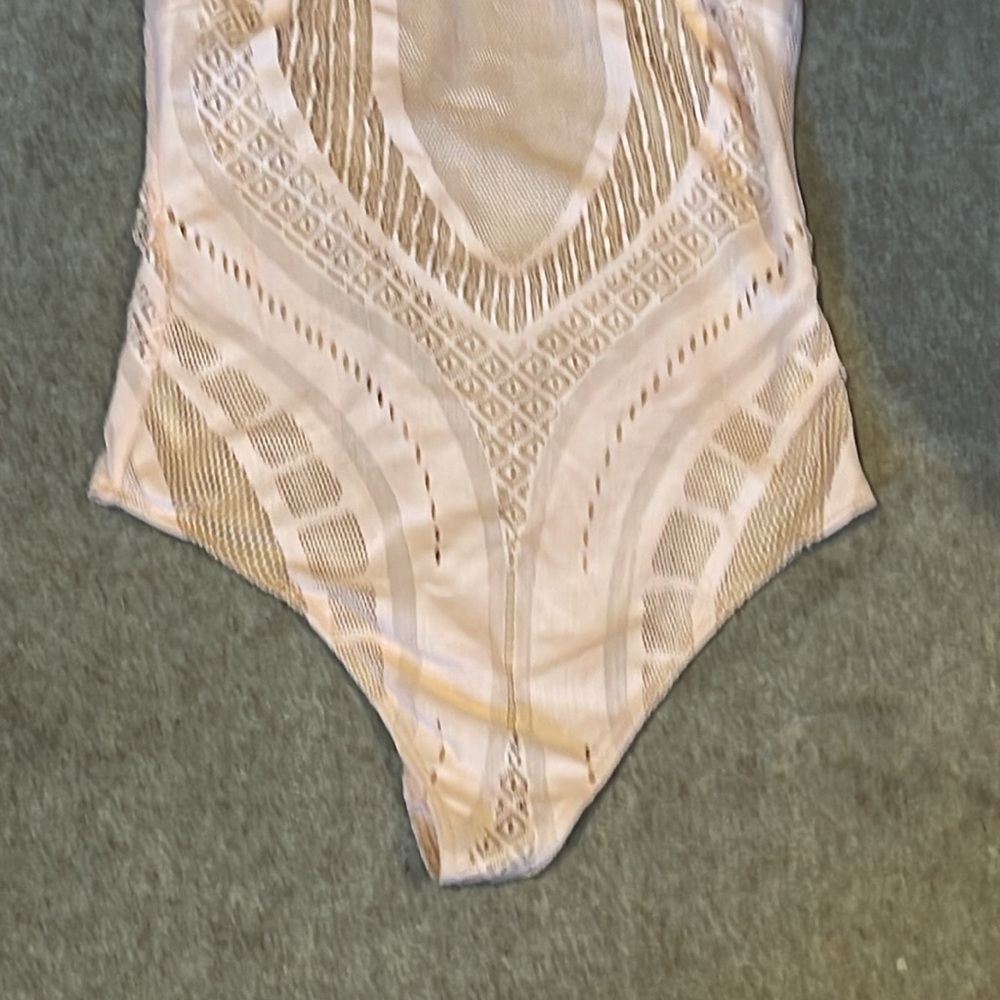 Solaris Style One Piece Size Small - image 4